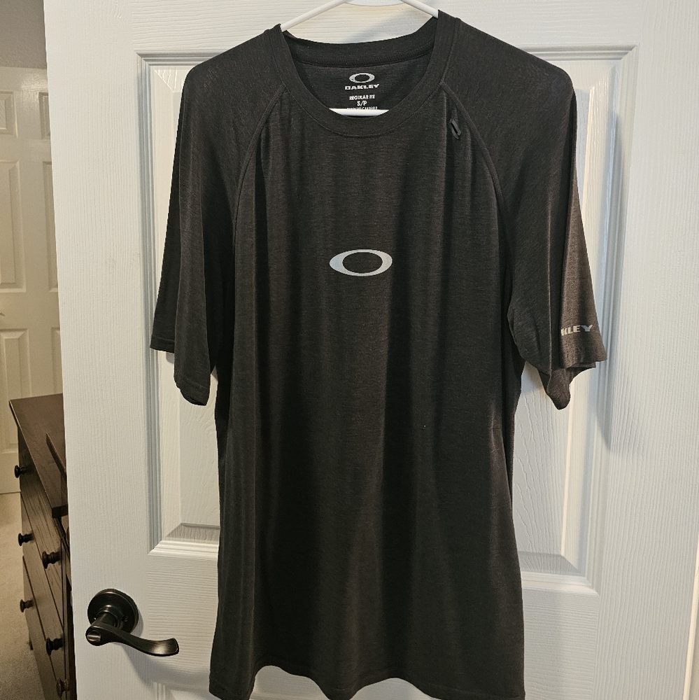Men's Oakley Dri-fit Tshirt, Small